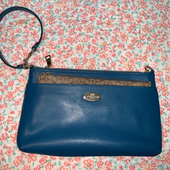 Coach wristlet Wallet - Picture 2 of 3